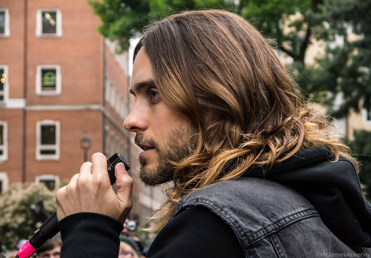 Jared Leto accusé par neuf femmes de harcèlement sexuel et de conduite inapropriée.